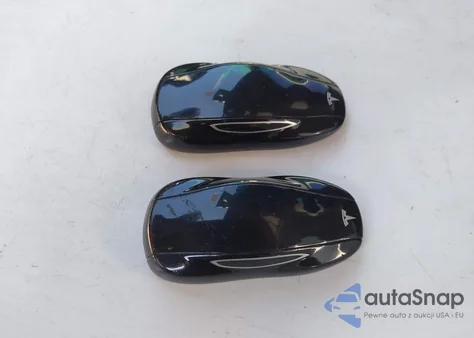 2019 Tesla Model S 100D/75D/Long Range/Standard Range из США, поврежденный, VIN 5YJSA1E26KF330283